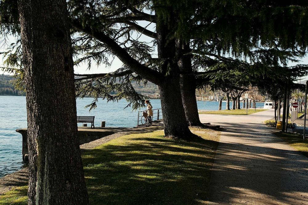 Laura - Center Sal - Child Friendly