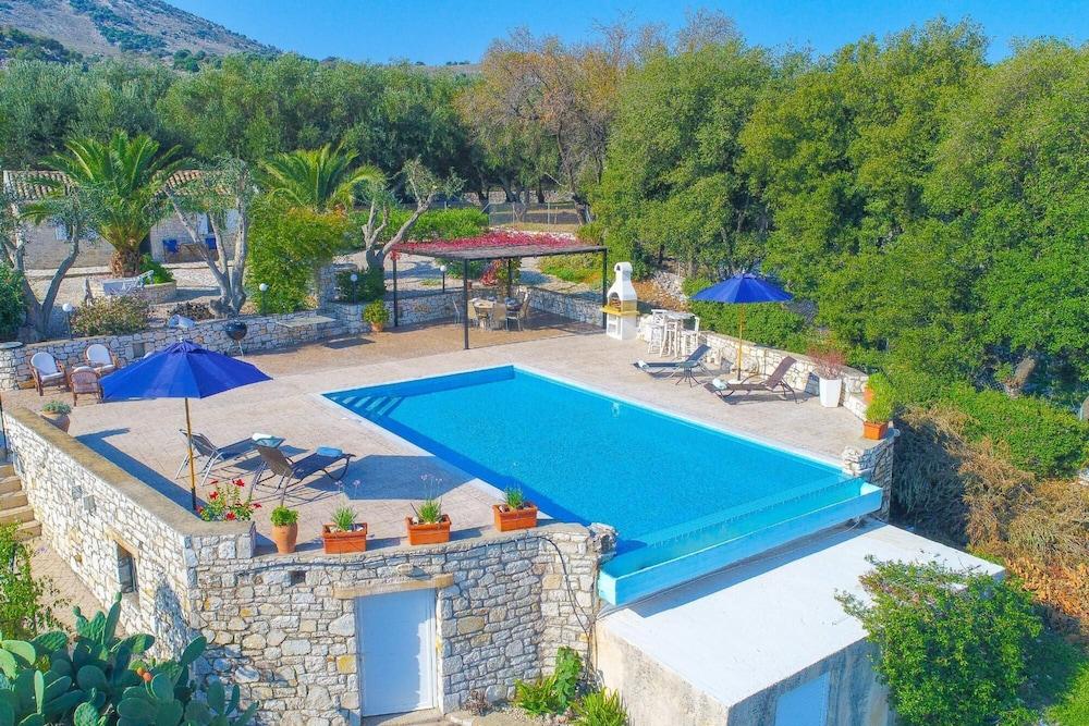 Villa Helona in Lithiasmenos