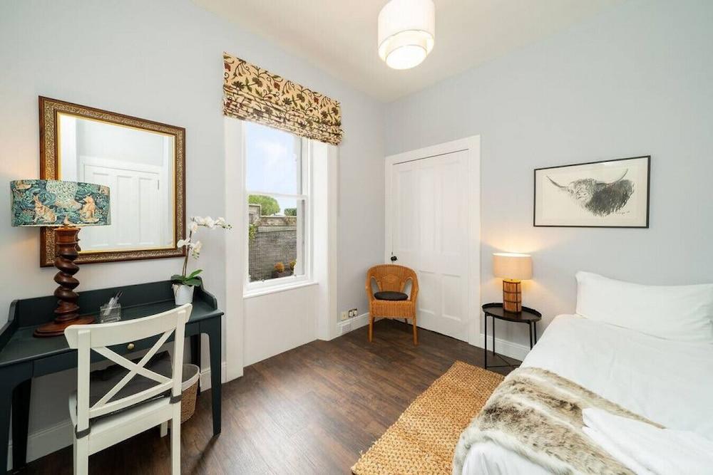 The Gate Lodge - Modern and Period Combined