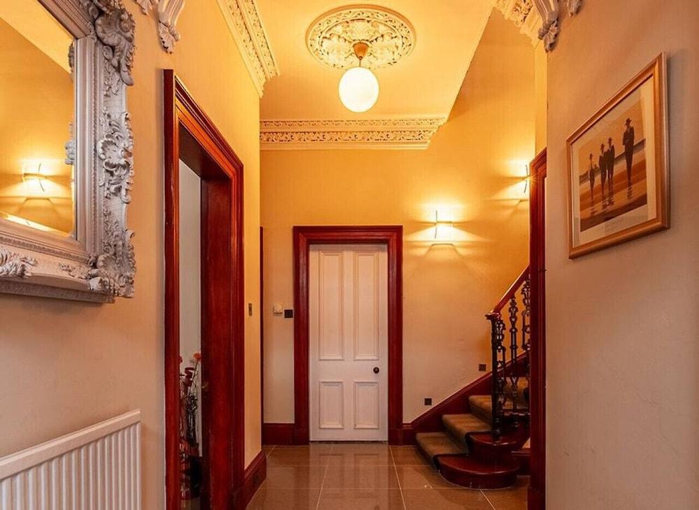 Nelson Manor City Centre Townhouse