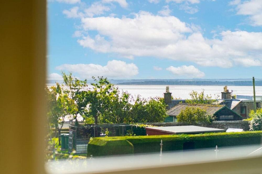 Riverview - Overlooks The Tay