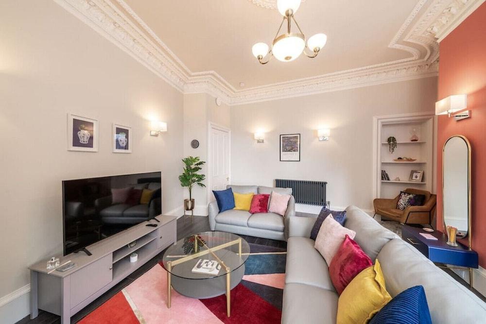 Cordis Apartment - A Trendsetter s Residence