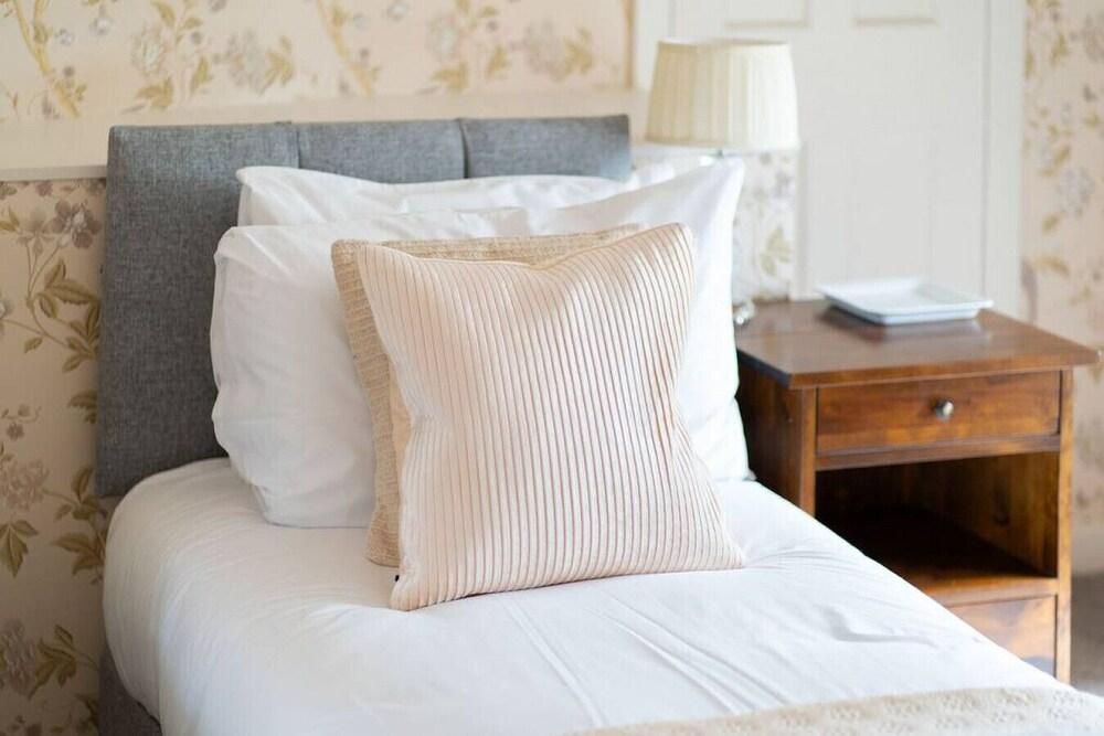 Thrums Cottage - A Writer s Retreat