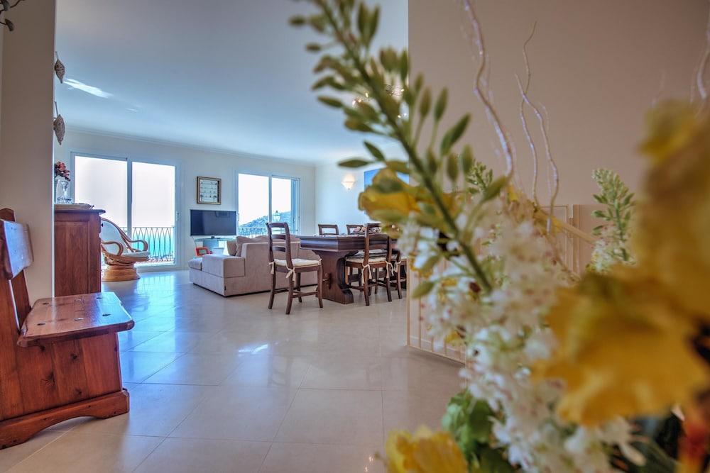 Villa Lucia Riviera dei Fiori Pool