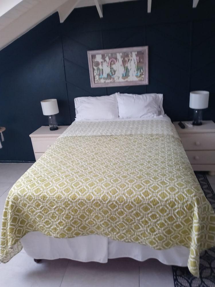 Leisure Duplex At Csompo Silver Manor