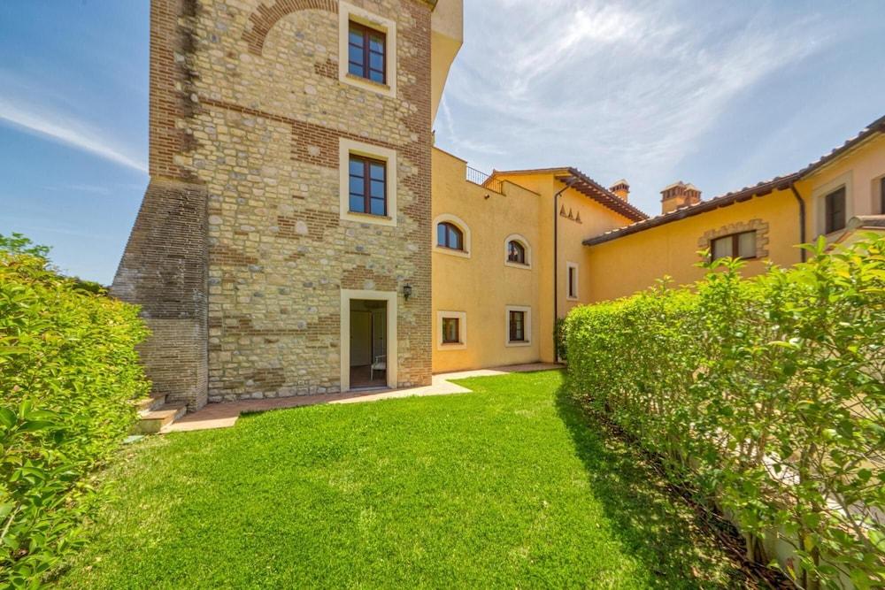 The Tower With Amazing View Shared Pool