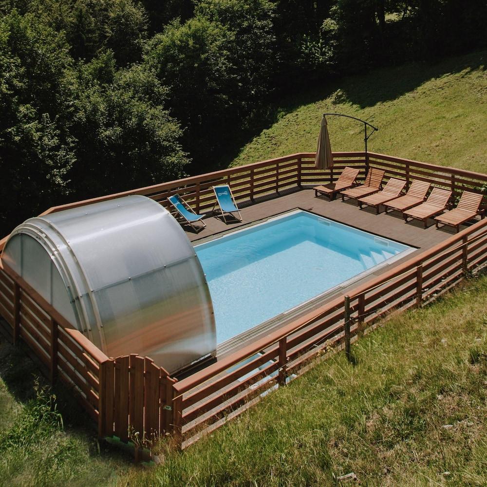 Farmhouse Raspberry Pool Wellness