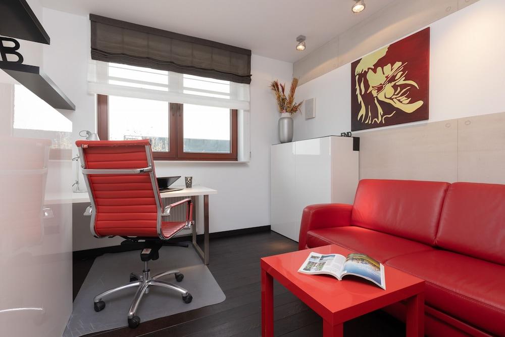 Warsaw Riverside Apartment by Renters