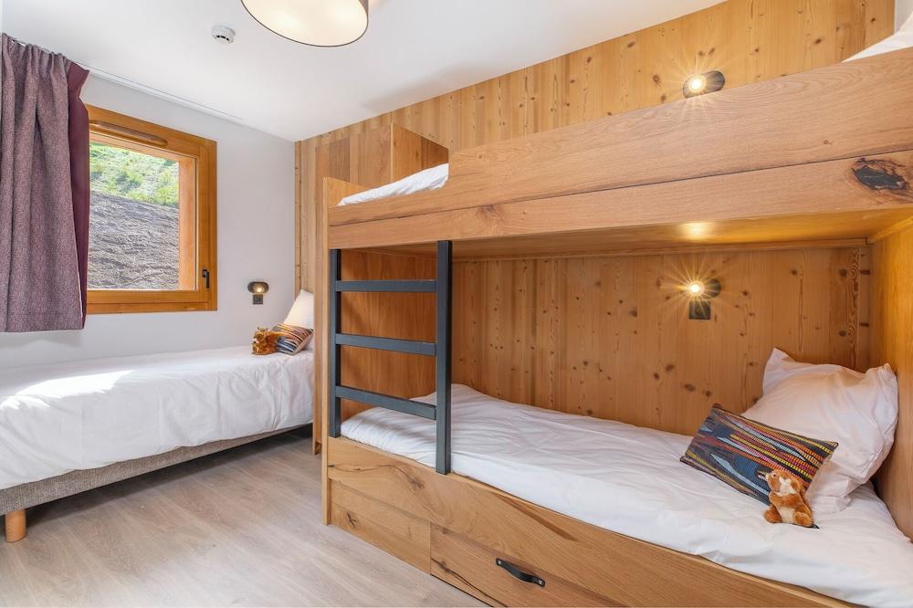 La Cour Aux Ecureuils