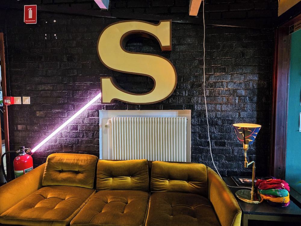 Nature Shelter Hotel