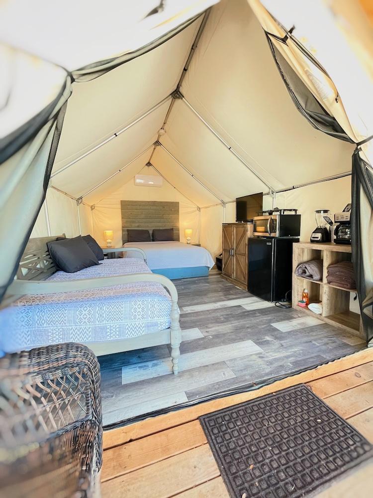 16 Blue River Camp - Glamping Cabin