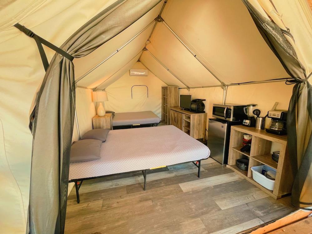 Son's Rio Cibolo - Glamping Cabin K