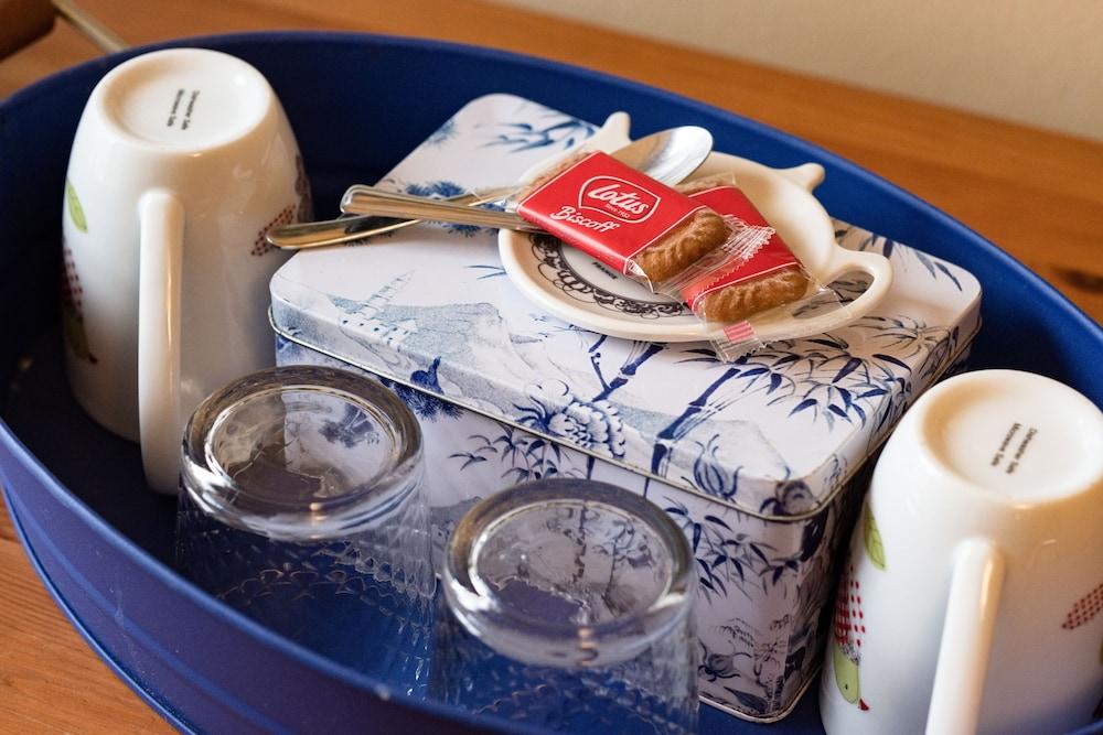 LABURNUM HOUSE & BISTRO EN GLAZE