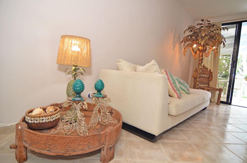 Beach Front Apartment No01