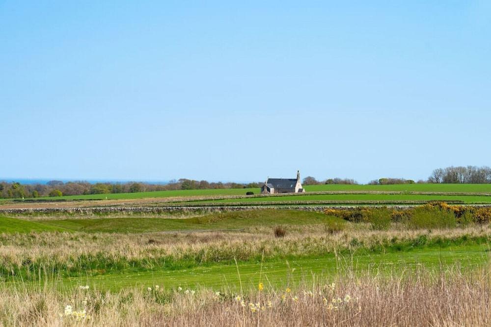 At The Bay - A Quintessential Cottage