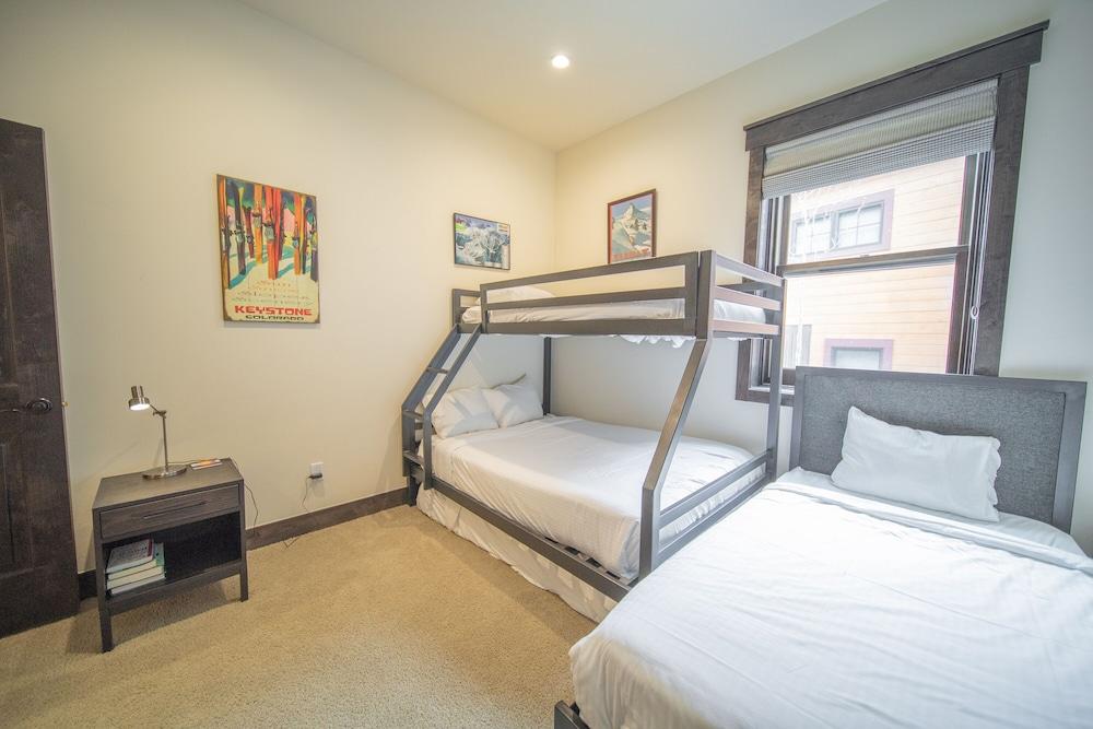 Alders 42 Outpost Dr