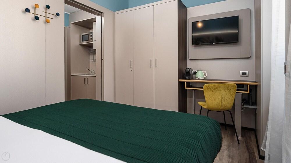 Italianway - Napo Torriani 22 - A