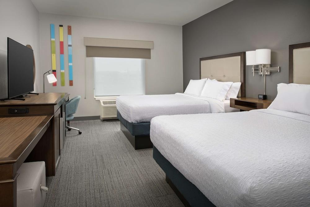 Hampton Inn & Suites Portland/Hillsboro-Evergreen Park
