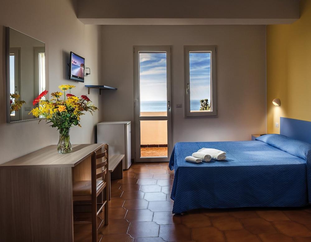 Villaggio Baia Calavà Hotel e Residence