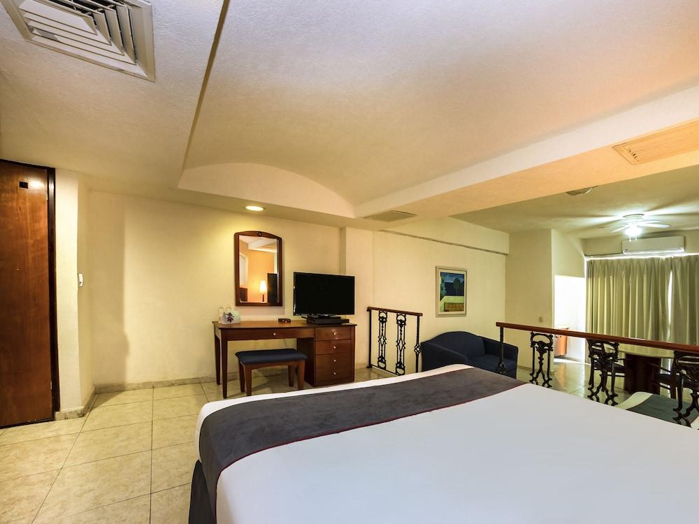 Casabella Art/Boutique Hotel