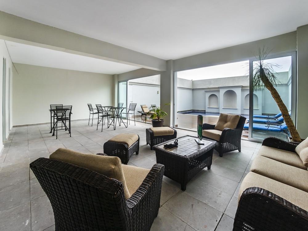 Casabella Art/Boutique Hotel