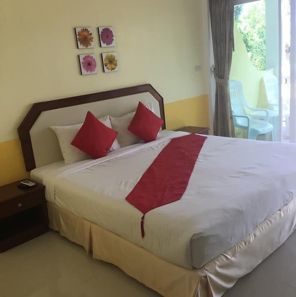 Phuket Airport Sonwa Resort