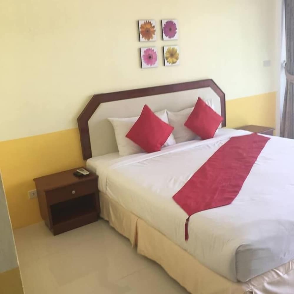 Phuket Airport Sonwa Resort