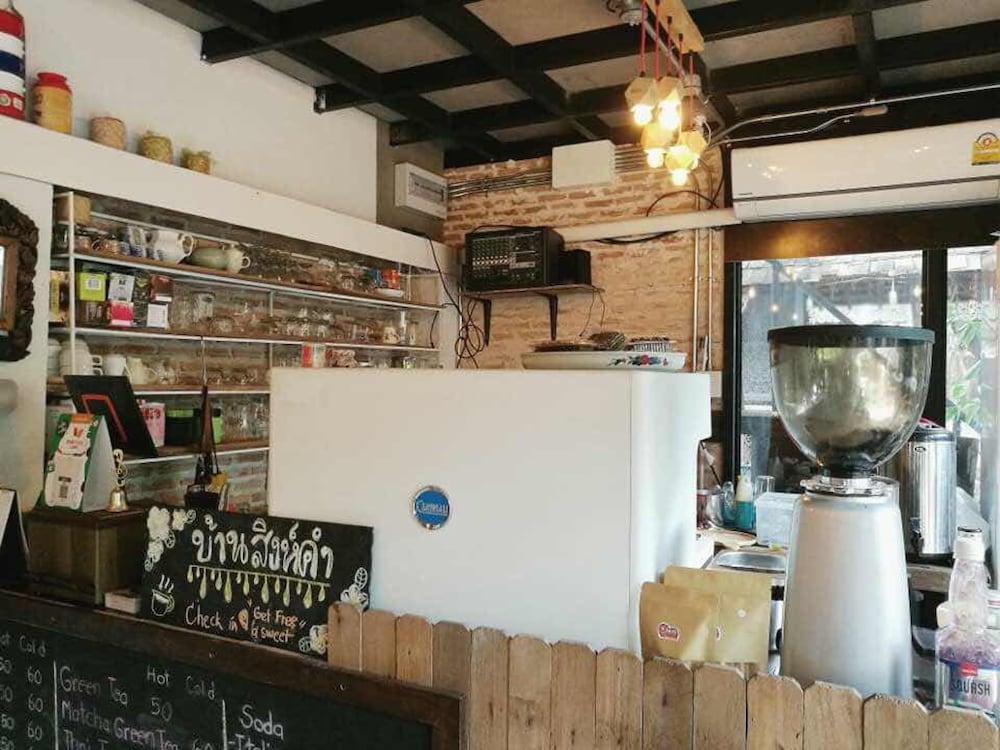 Baan Singkham Resort