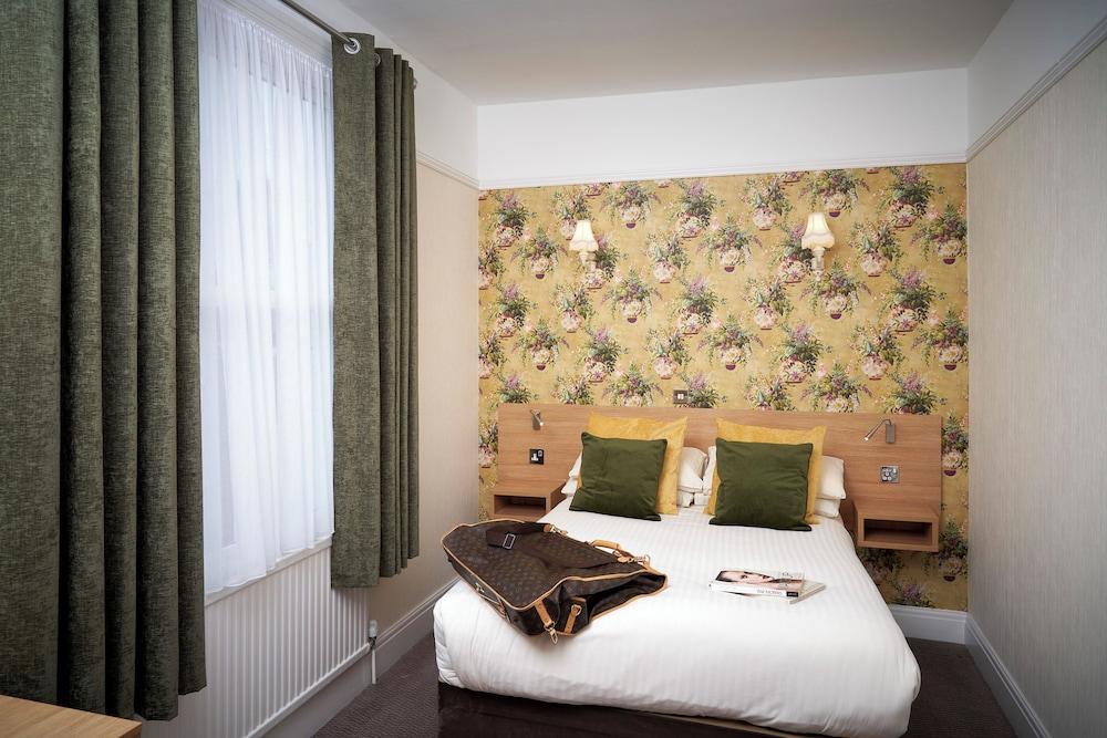 The Kingston Theatre Hotel