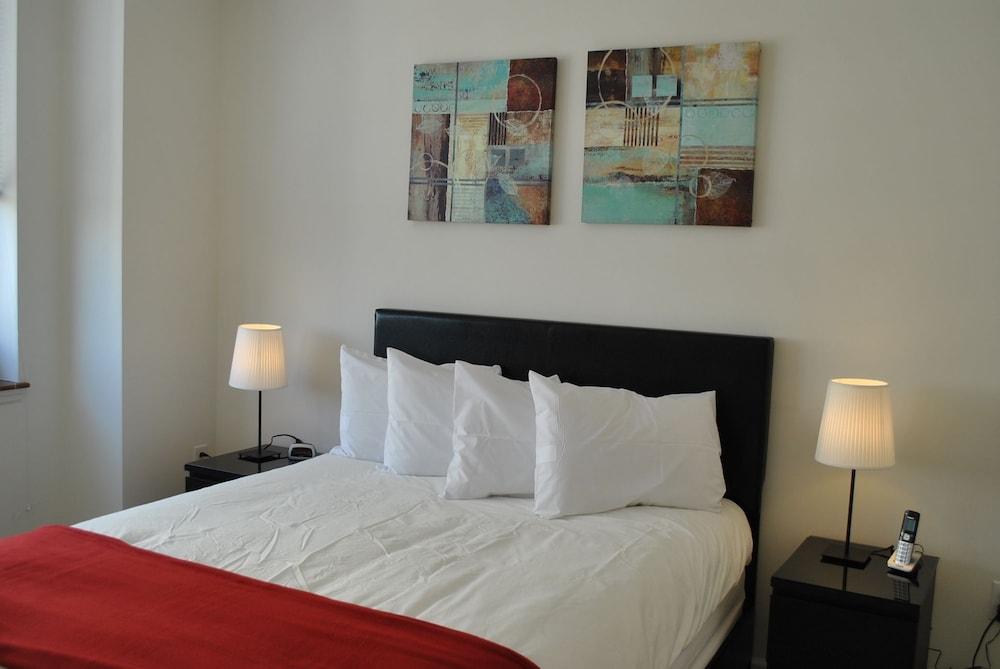 Hudson Suites at Newport