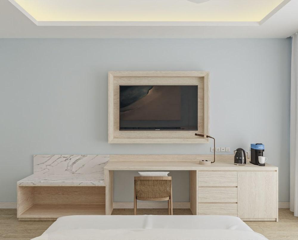 Eriyadu Island Resort