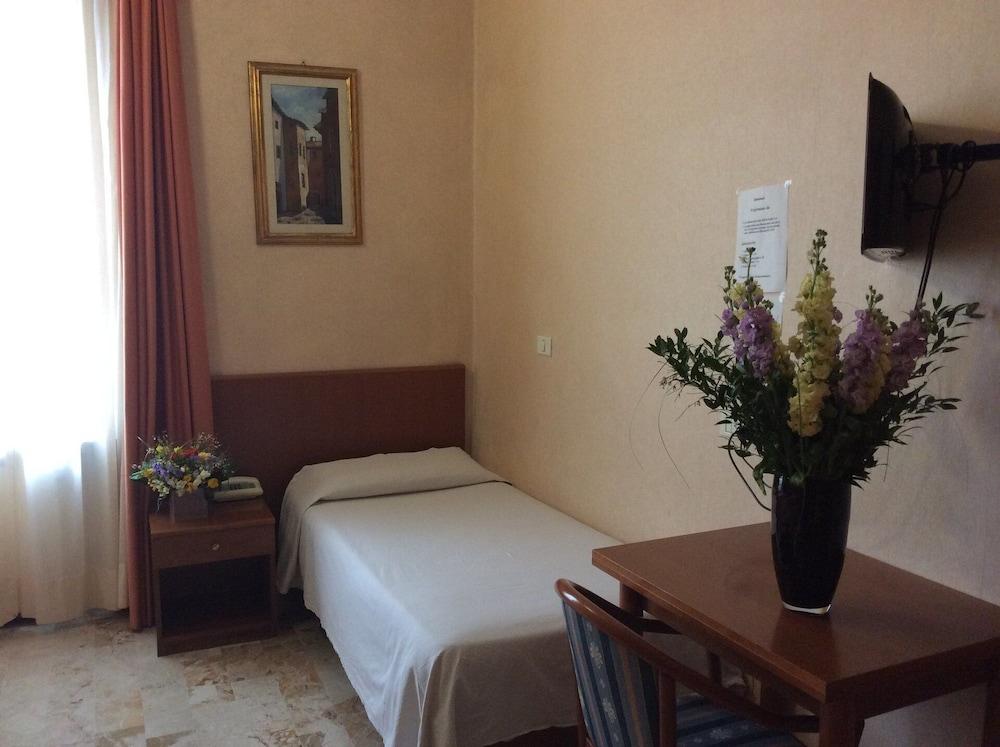 Hotel Astor Piacenza