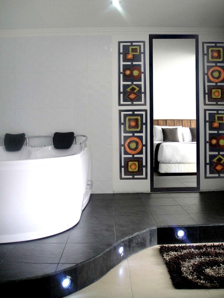 Hotel Boutique Embajada de la Feria