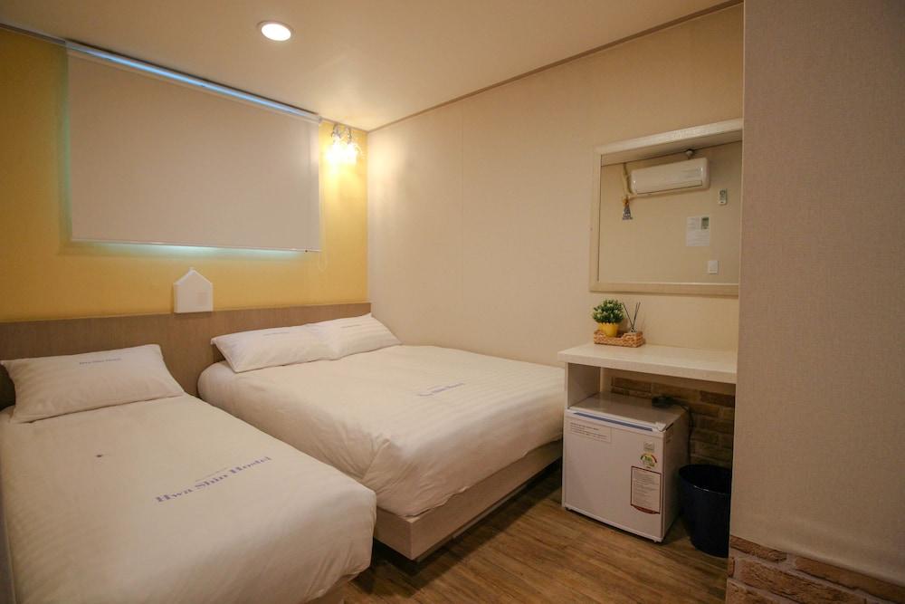 Dongdaemun Hwashin Hostel
