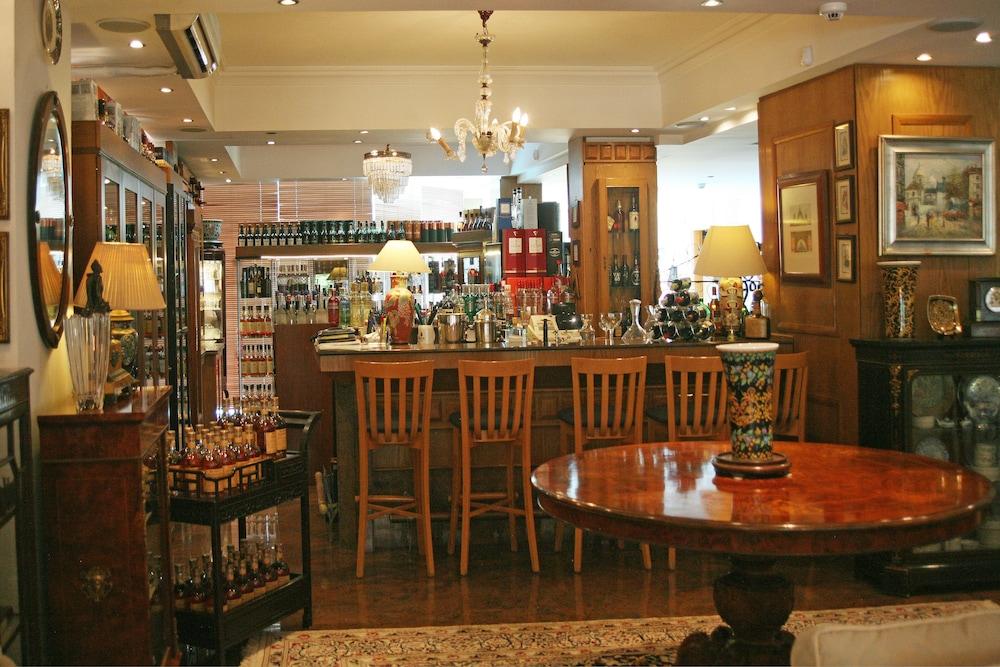 Chrielka Hotel Apartments