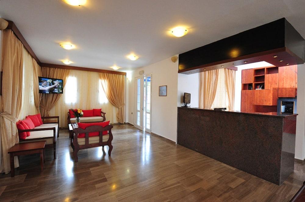 Anna-Ageliki Apartments