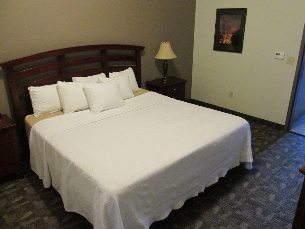 Crystal Springs Inn and Suites