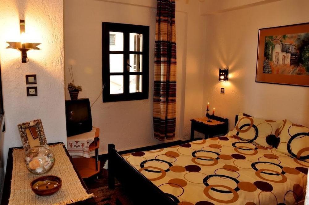 Heliotrope Apartments