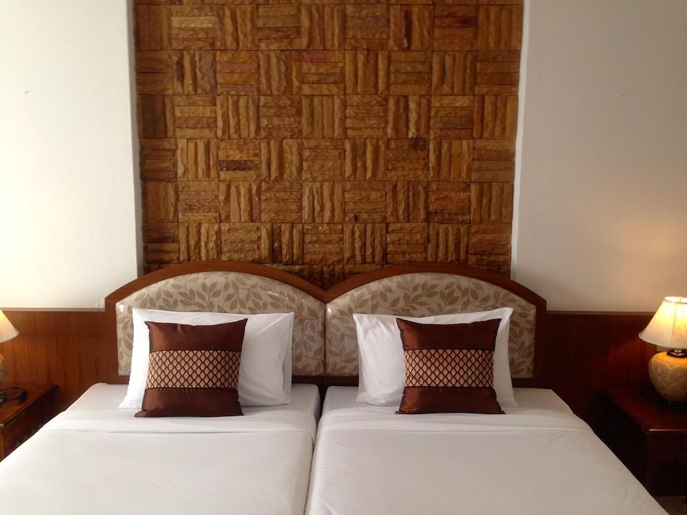 Suwan Driving Range and Resort