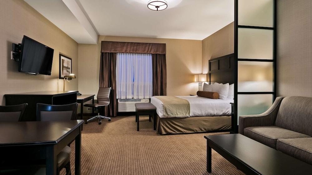 Best Western Plus Okotoks Inn & Suites