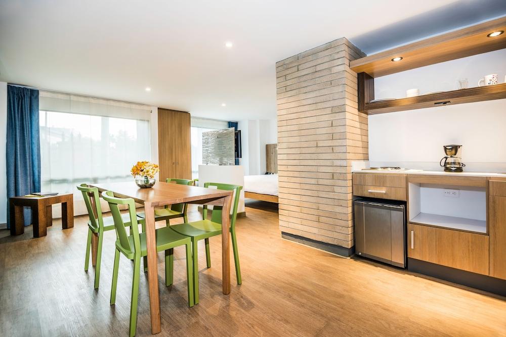 Viaggio Teleport Suites