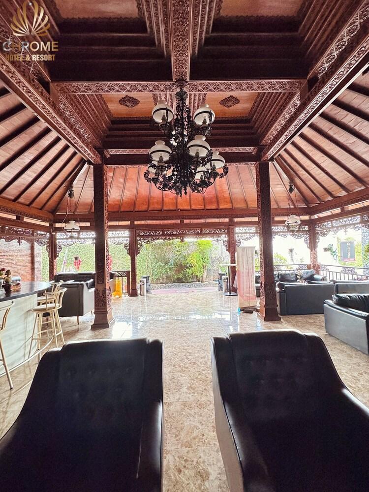 Chrome Hotel & Resort Solo