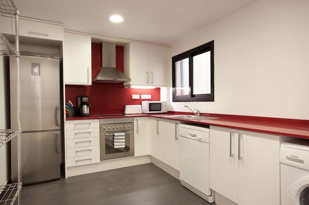 Large Guell Apartment