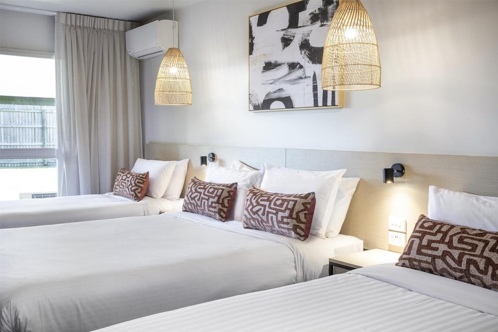 Nightcap at Dalrymple Hotel