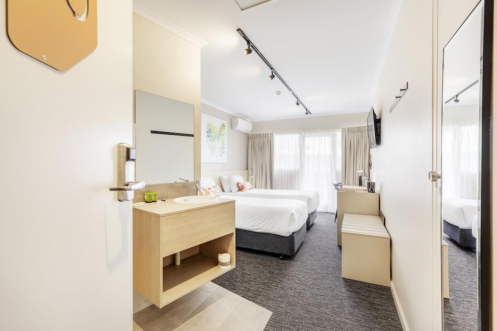 Nightcap at Findon Hotel