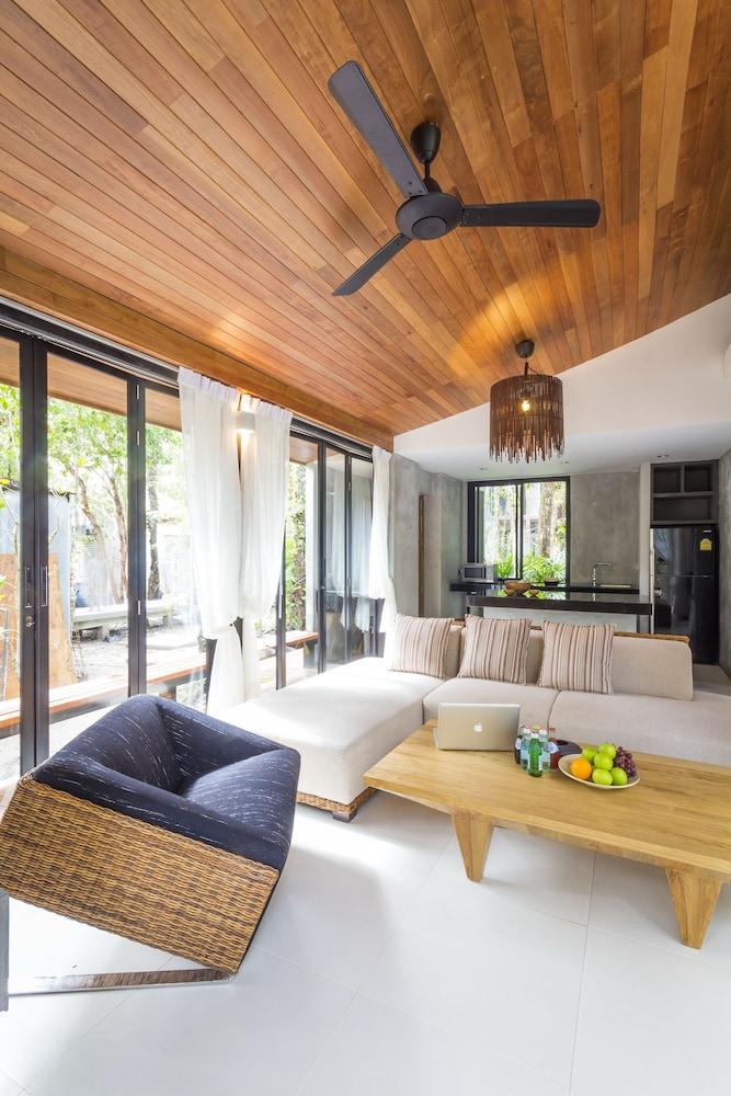 Villa Thalanena By The Beach