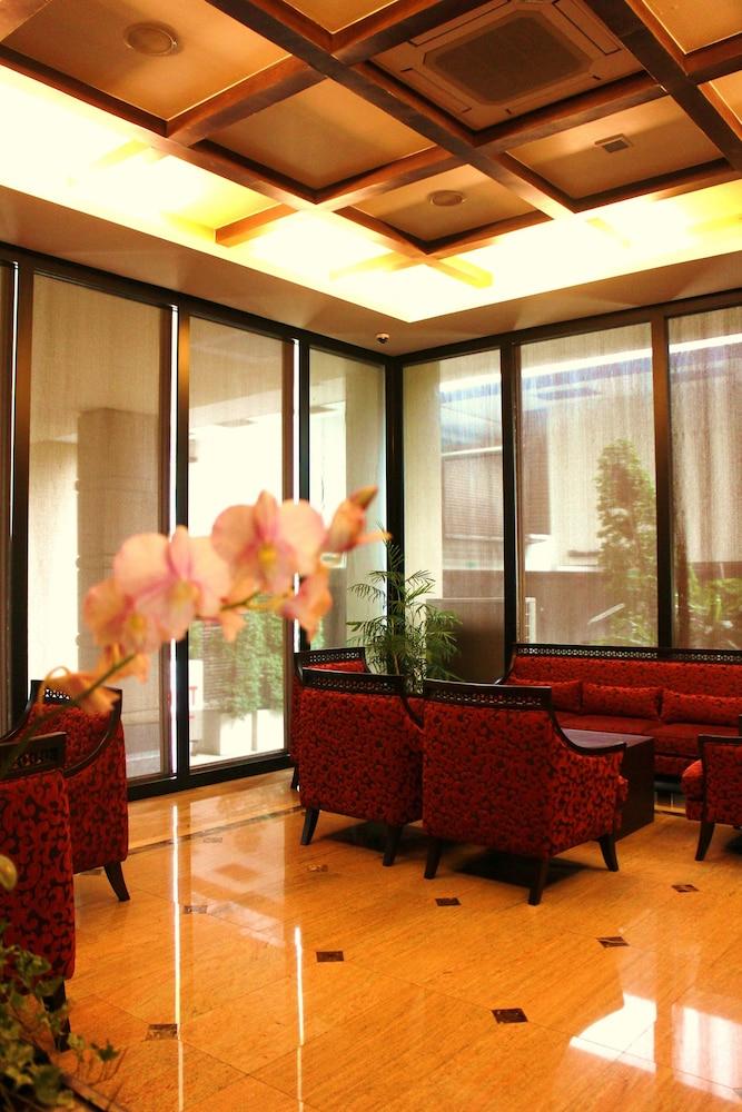 Maleewana Hotel & Resort