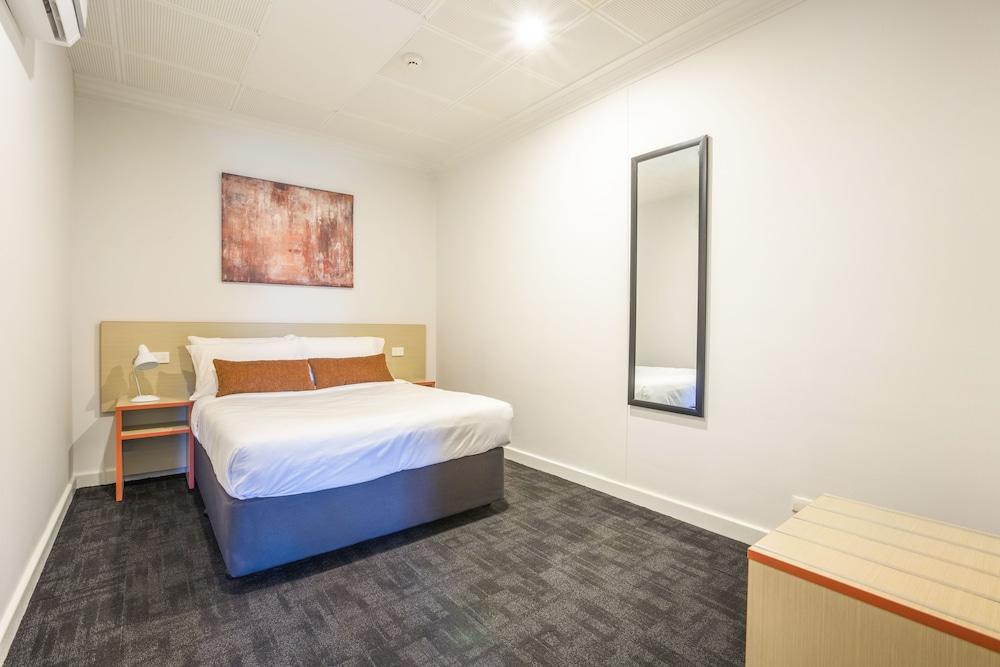 Nightcap at Rose & Crown Hotel