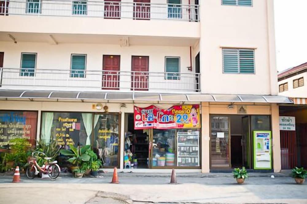 S&P Service Apartment