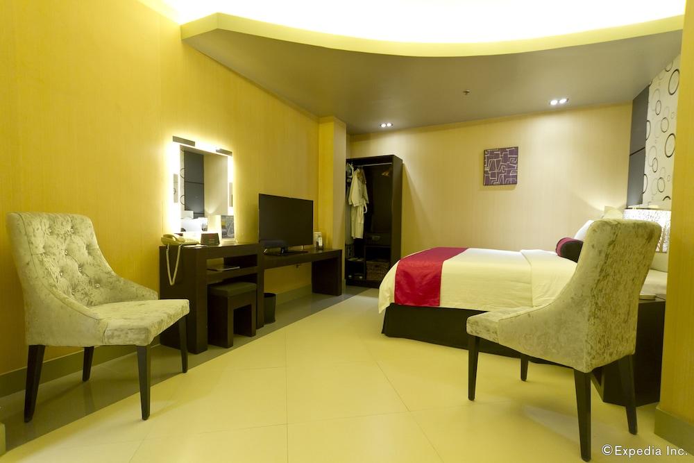 Eloisa Royal Suites